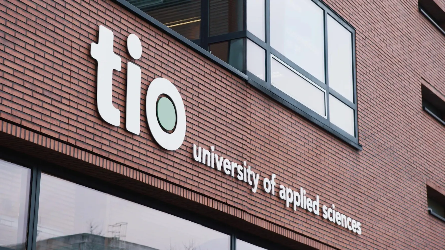 Voltijd Beroeps- & Hoger Onderwijs​